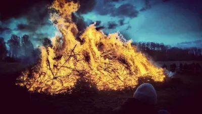 Traditionelles Osterfeuer in Haffkrug
